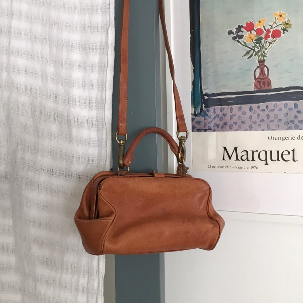 DKNY VINTAGE COGNAC LEATHER PURSE